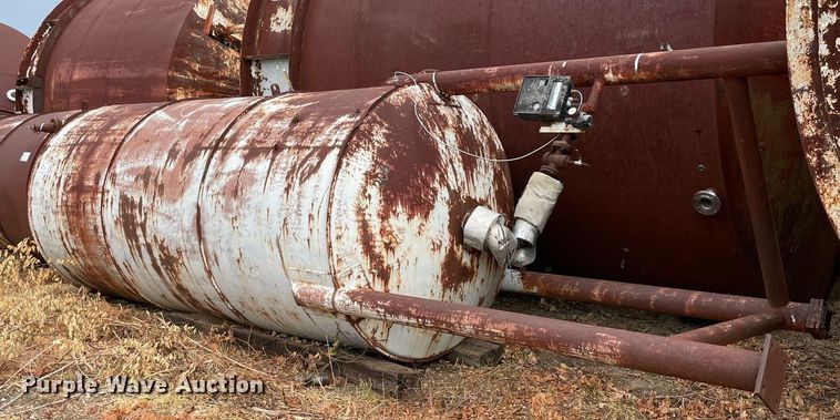 image for item DM0391 (3) steel tanks