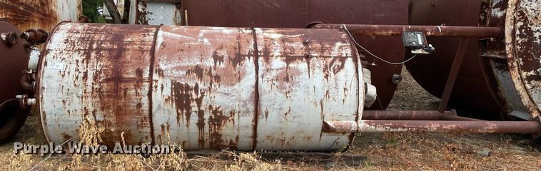 image for item DM0391 (3) steel tanks