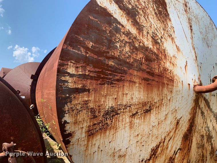 image for item DM0391 (3) steel tanks