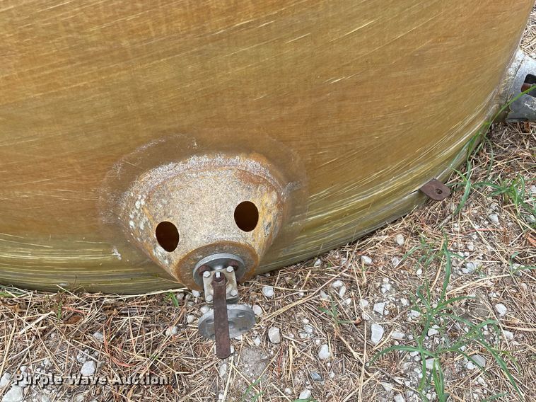 image for item DM0396 (2) fiberglass tanks