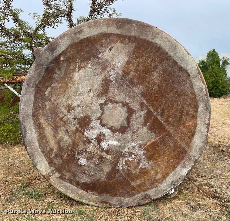 image for item DM0396 (2) fiberglass tanks