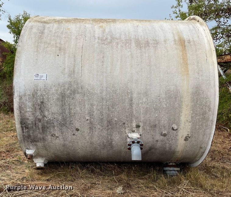 image for item DM0396 (2) fiberglass tanks