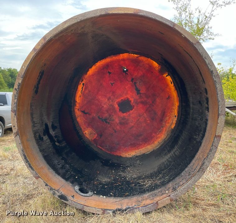 image for item DM0396 (2) fiberglass tanks