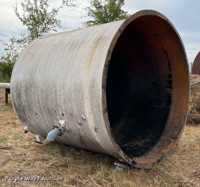 image for item DM0396 (2) fiberglass tanks