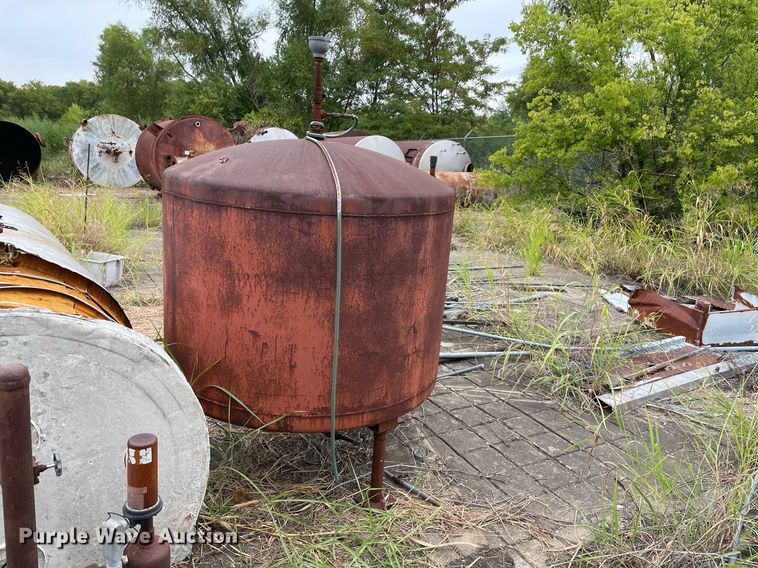 image for item DM0411 (4) tanks