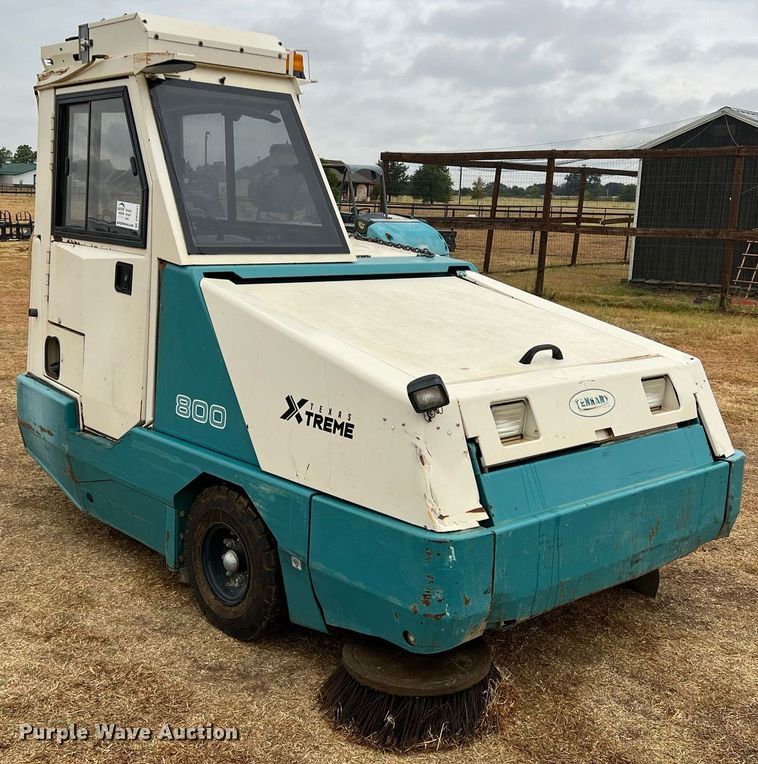 image for item DN3151 Tennant 800  sweeper