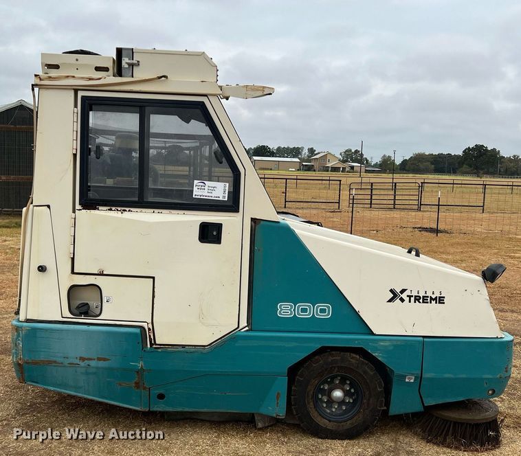 image for item DN3151 Tennant 800  sweeper