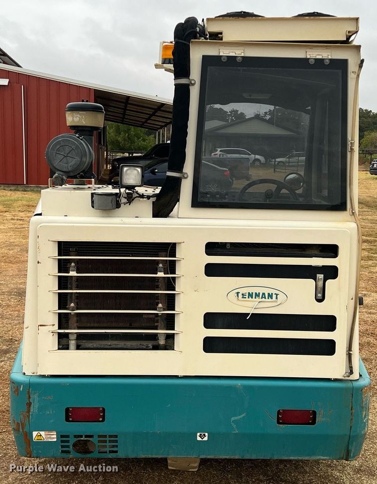 image for item DN3151 Tennant 800  sweeper