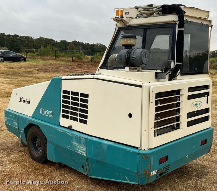 image for item DN3151 Tennant 800  sweeper