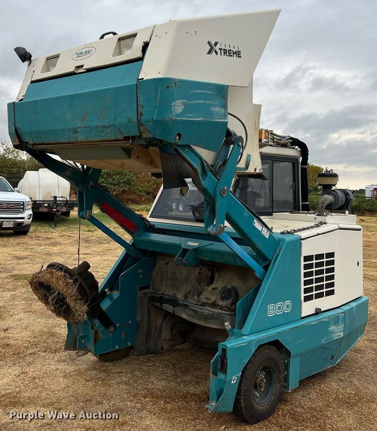 image for item DN3151 Tennant 800  sweeper