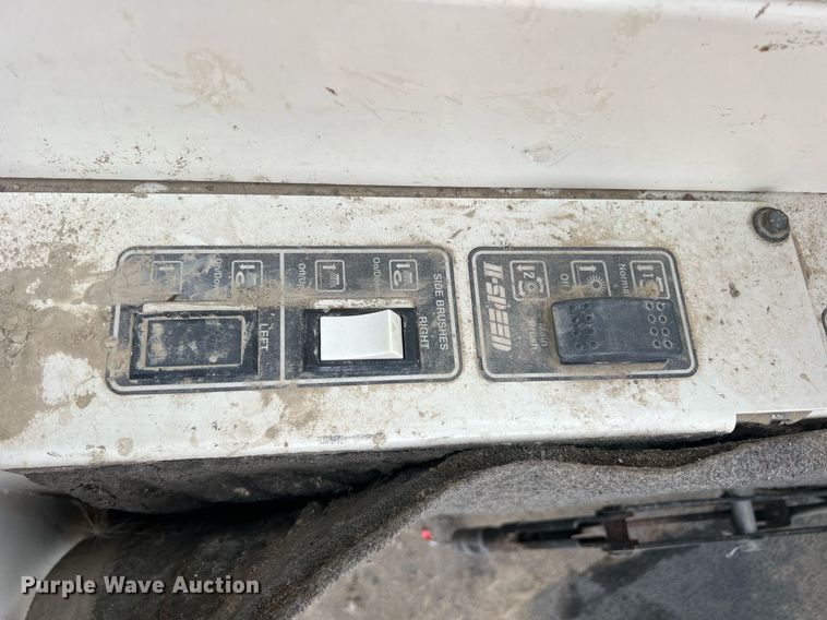 image for item DN3151 Tennant 800  sweeper