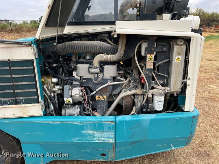 image for item DN3151 Tennant 800  sweeper