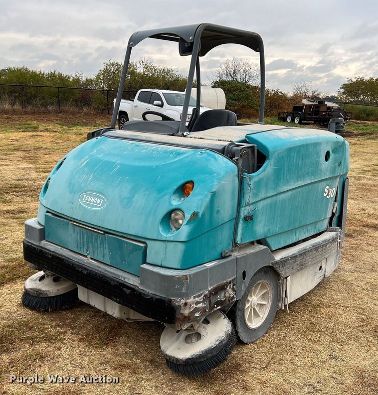 image for item DN3152 Tennant S30  sweeper