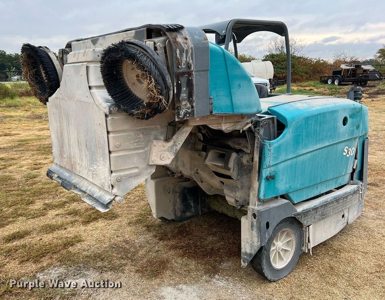 image for item DN3152 Tennant S30  sweeper