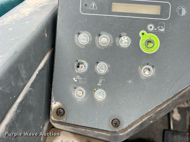 image for item DN3152 Tennant S30  sweeper