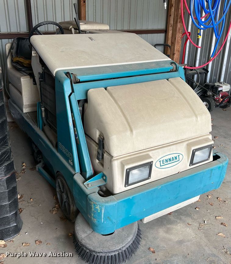 image for item DN3154 Tennant  sweeper