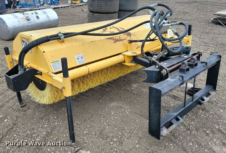 image for item DN4125 MB  skid steer broom
