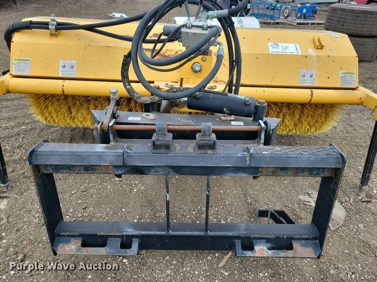 image for item DN4125 MB  skid steer broom