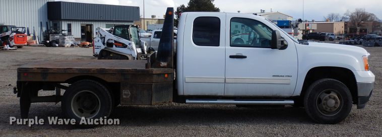 image for item DN6299 2013 GMC Sierra 3500HD  Ext. Cab flatbed truck