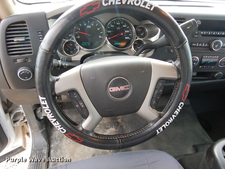 image for item DN6299 2013 GMC Sierra 3500HD  Ext. Cab flatbed truck