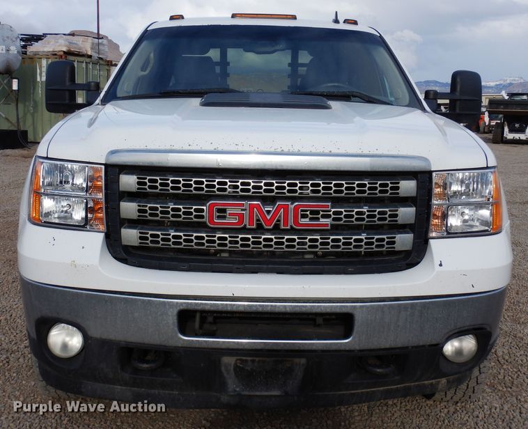 image for item DN6299 2013 GMC Sierra 3500HD  Ext. Cab flatbed truck