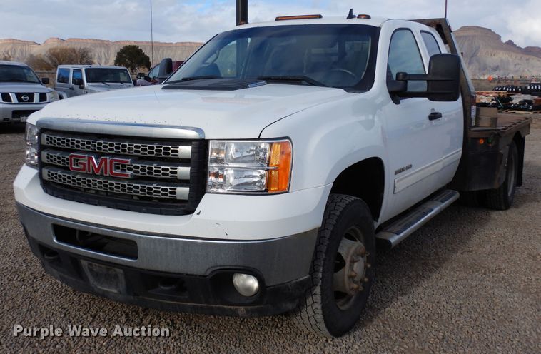 image for item DN6299 2013 GMC Sierra 3500HD  Ext. Cab flatbed truck