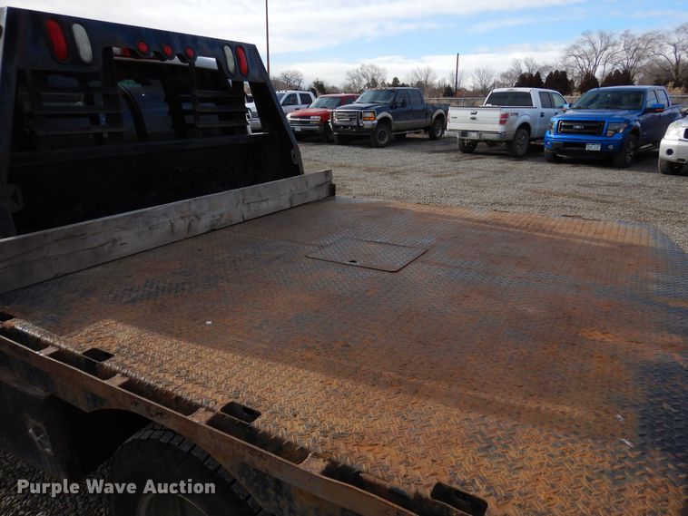 image for item DN6299 2013 GMC Sierra 3500HD  Ext. Cab flatbed truck