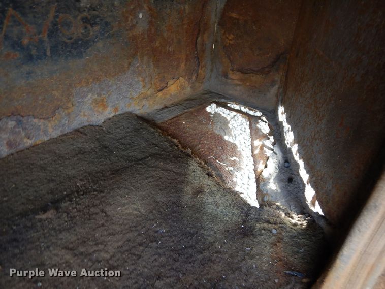 image for item DN6299 2013 GMC Sierra 3500HD  Ext. Cab flatbed truck