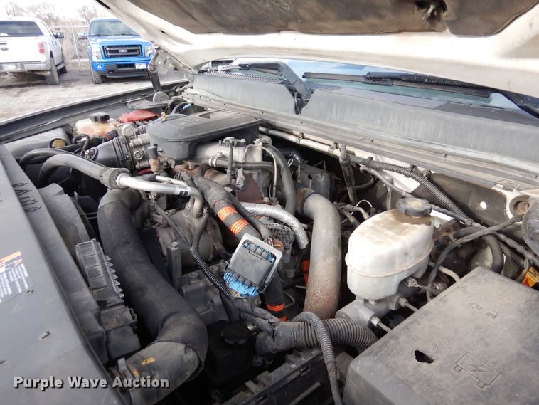 image for item DN6299 2013 GMC Sierra 3500HD  Ext. Cab flatbed truck