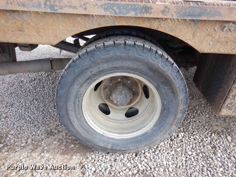 image for item DN6299 2013 GMC Sierra 3500HD  Ext. Cab flatbed truck