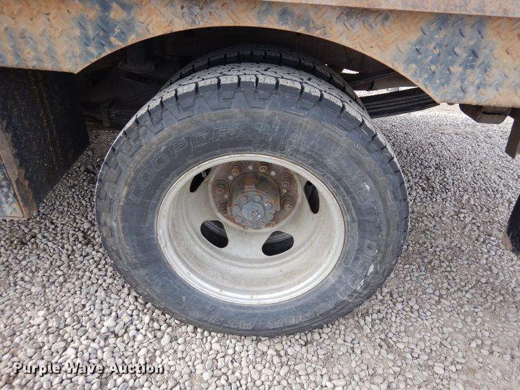 image for item DN6299 2013 GMC Sierra 3500HD  Ext. Cab flatbed truck