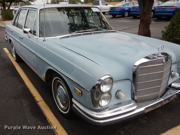image for item DN8698 1968 Mercedes Benz 250S