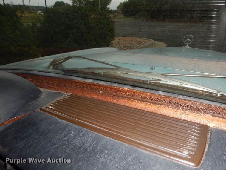 image for item DN8698 1968 Mercedes Benz 250S