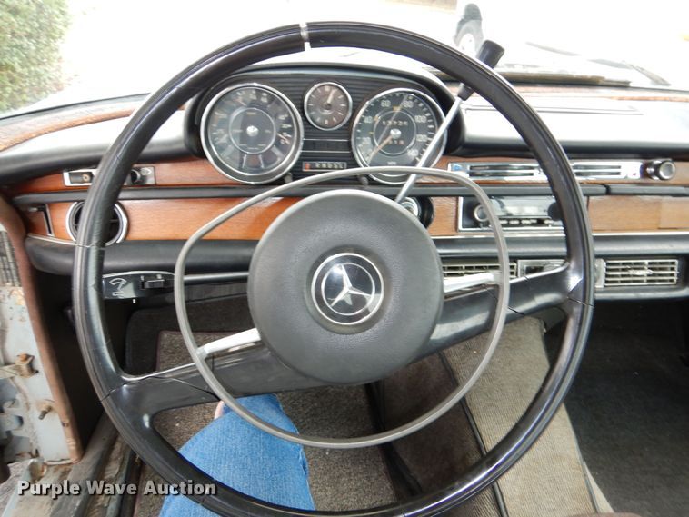 image for item DN8698 1968 Mercedes Benz 250S