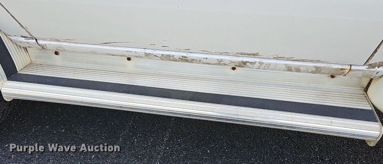 image for item DN8721 2007 Ford E450  shuttle bus