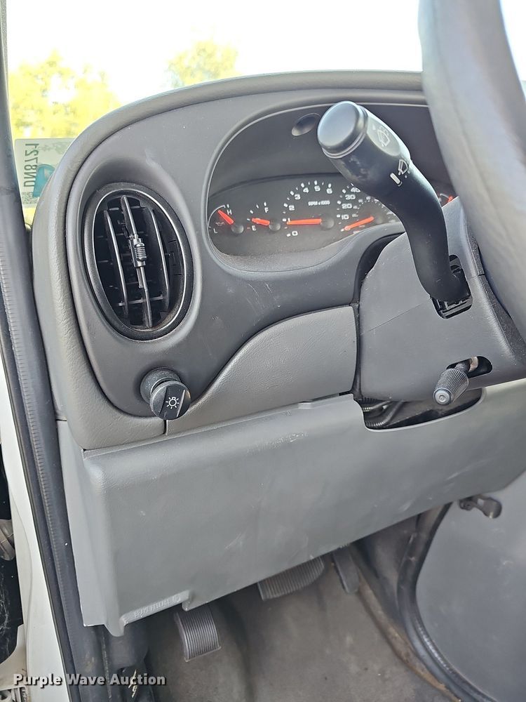 image for item DN8721 2007 Ford E450  shuttle bus