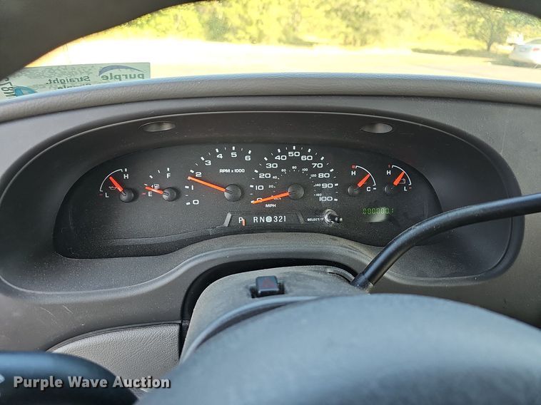 image for item DN8721 2007 Ford E450  shuttle bus