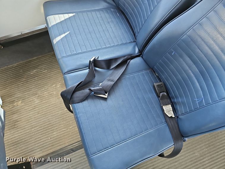 image for item DN8721 2007 Ford E450  shuttle bus