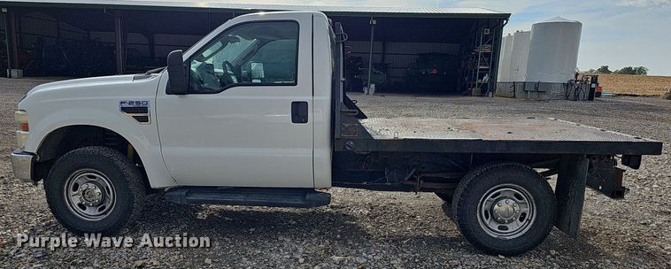 image for item DN8722 2010 Ford F250 Super Duty  flatbed pickup truck