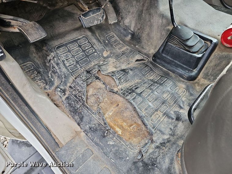 image for item DN8722 2010 Ford F250 Super Duty  flatbed pickup truck