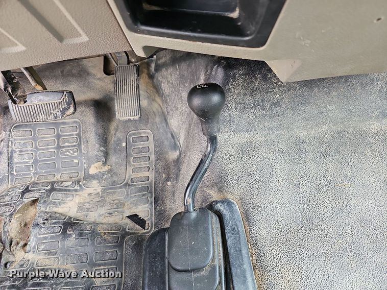 image for item DN8722 2010 Ford F250 Super Duty  flatbed pickup truck