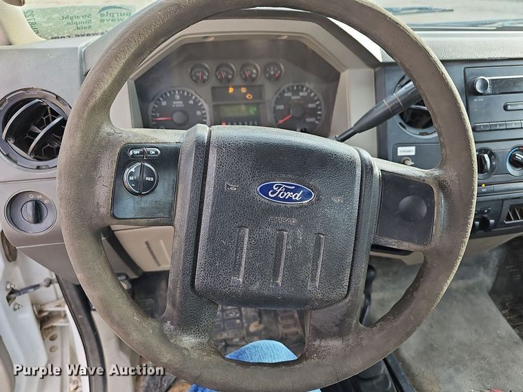 image for item DN8722 2010 Ford F250 Super Duty  flatbed pickup truck