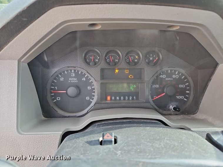 image for item DN8722 2010 Ford F250 Super Duty  flatbed pickup truck