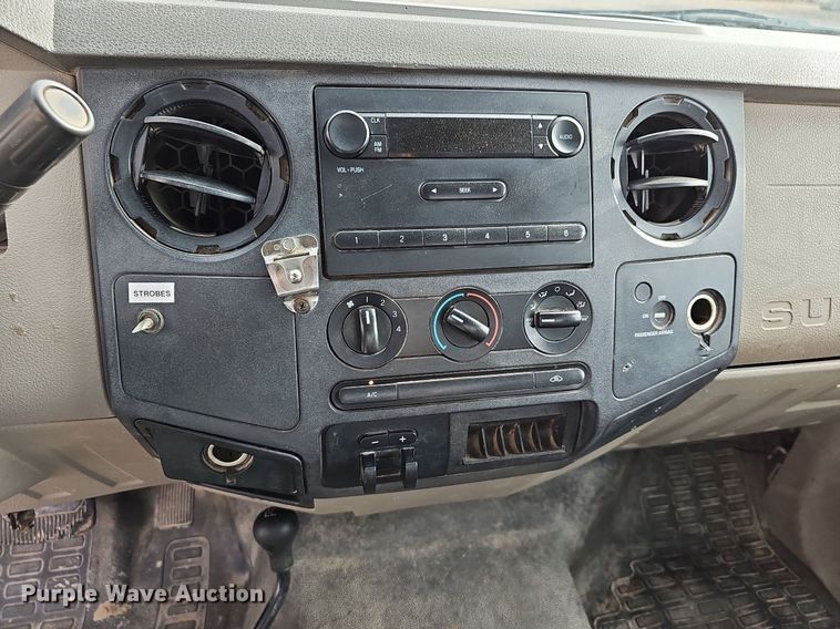 image for item DN8722 2010 Ford F250 Super Duty  flatbed pickup truck