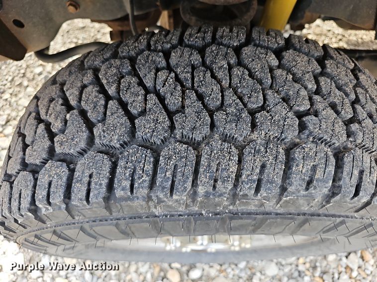 image for item DN8722 2010 Ford F250 Super Duty  flatbed pickup truck