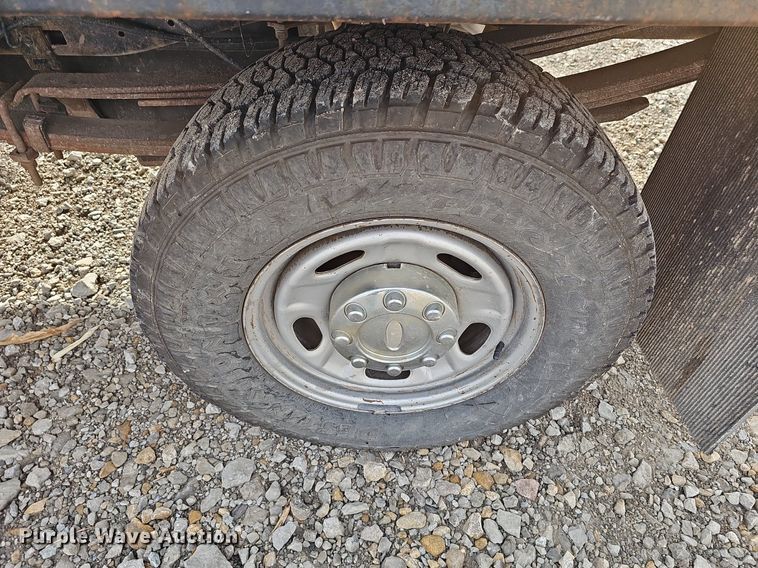 image for item DN8722 2010 Ford F250 Super Duty  flatbed pickup truck