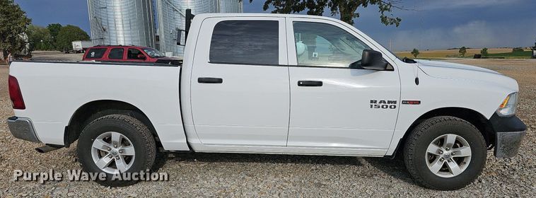 image for item DN8723 2016 Dodge Ram 1500  Crew Cab pickup truck