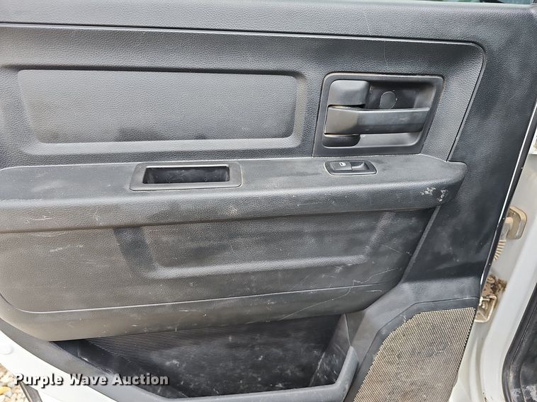 image for item DN8723 2016 Dodge Ram 1500  Crew Cab pickup truck