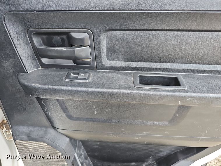 image for item DN8723 2016 Dodge Ram 1500  Crew Cab pickup truck