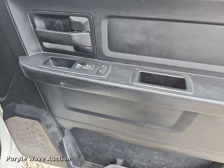 image for item DN8723 2016 Dodge Ram 1500  Crew Cab pickup truck